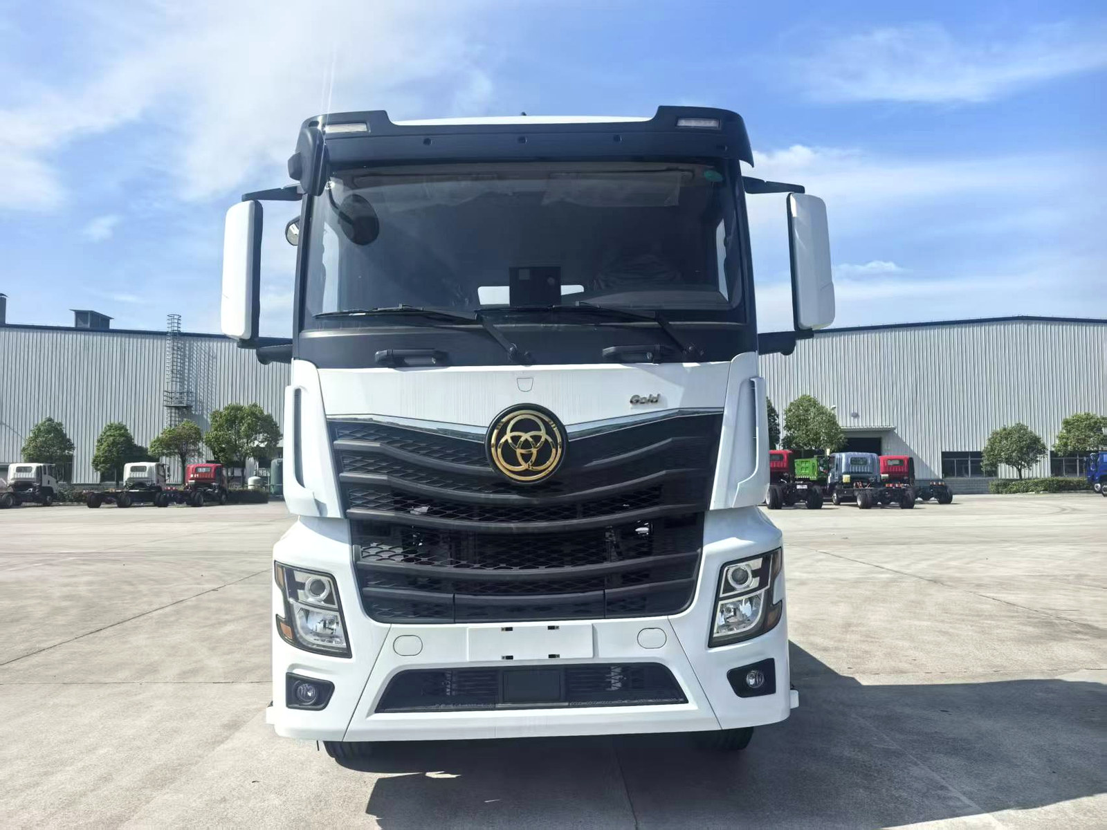 Weichai 6x4 heavy-duty tractor truck front view