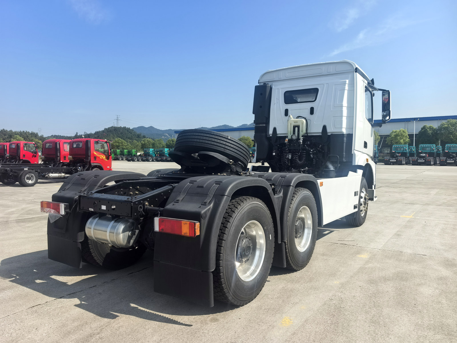 Weichai 6x4 heavy-duty tractor truck rear view