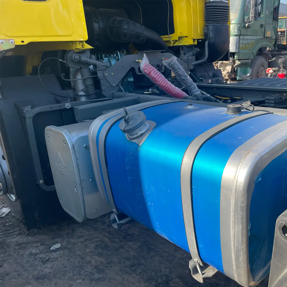 howo 371hp 6X4 used tractor truck 22