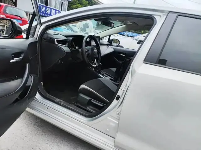 3.Used Hybrid Car 2022 toyota corolla (8)
