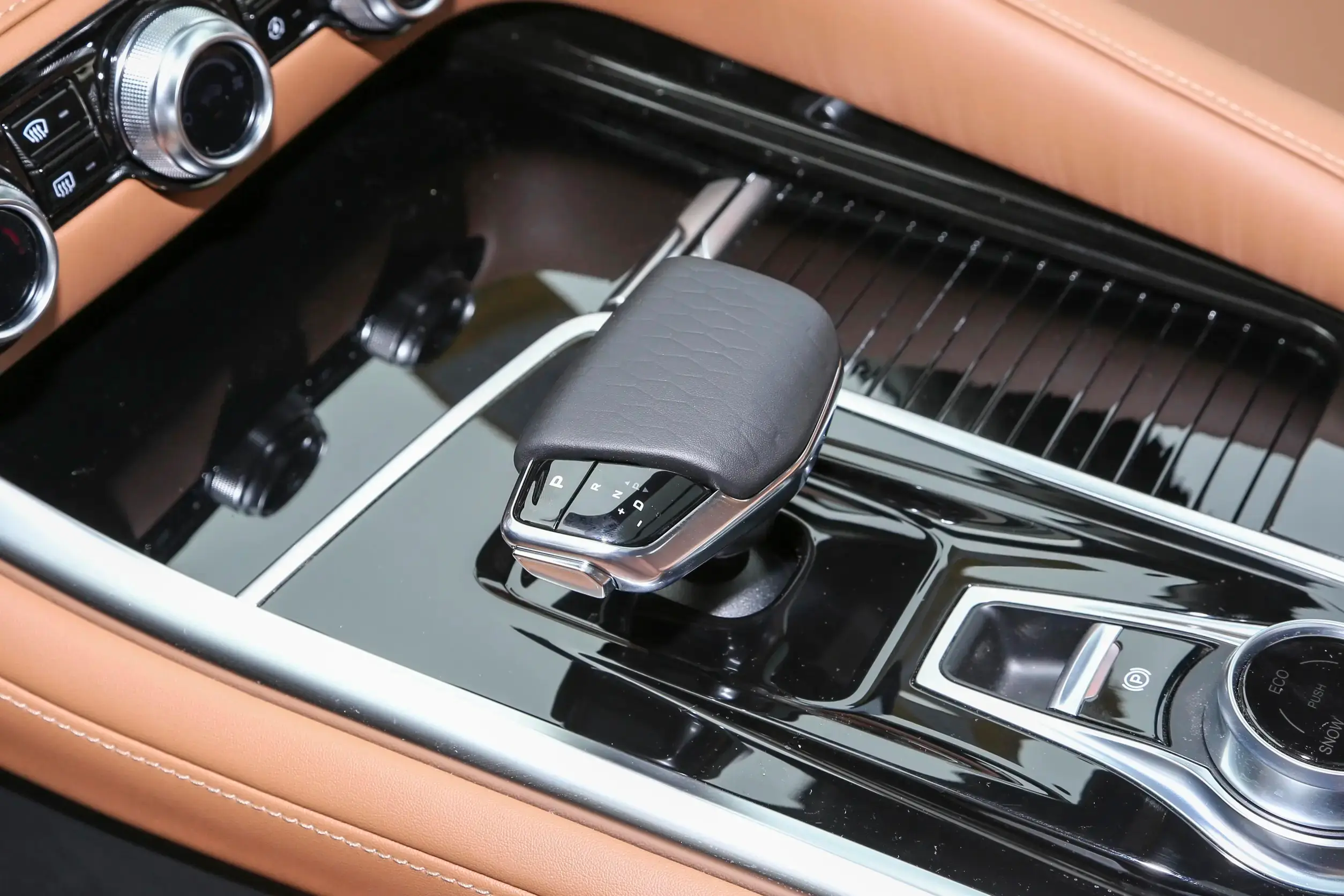Used car changan CS95 (8)