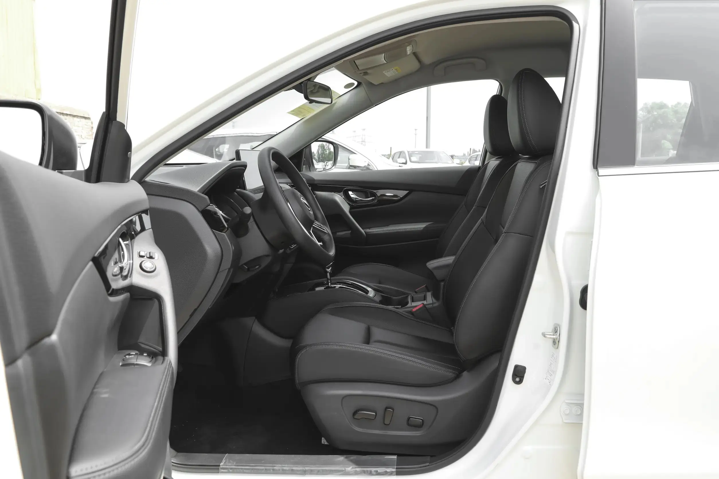 Dongfeng Nissan X Trail 36