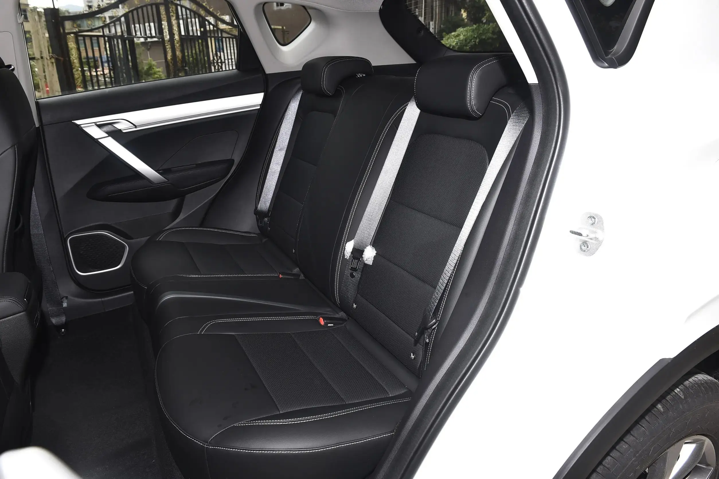 Geely Coolray 17