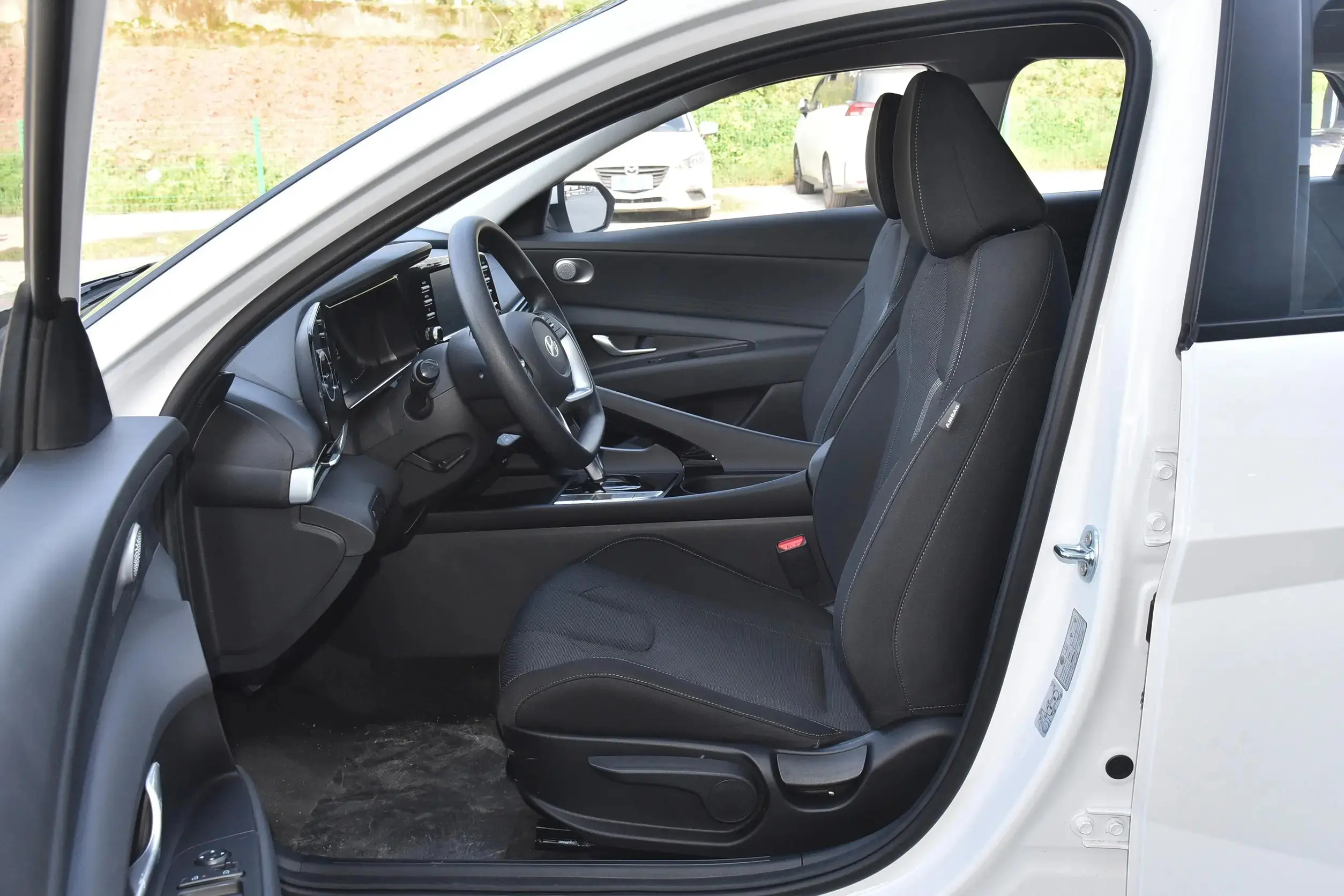 Hyundai Elantra 38