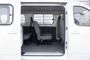 2026 wuling yangguang l sliding door entry